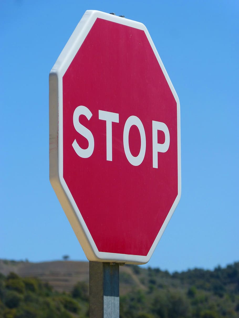 sinyal lalu lintas, berhenti, jeda, tanda, tanda jalan, komunikasi, merah, teks, tanda berhenti, aksara barat