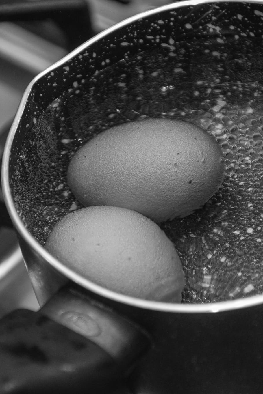 pan, water, kitchen, boiling water, fire, stove, œuf, black and white picture, food and drink, food