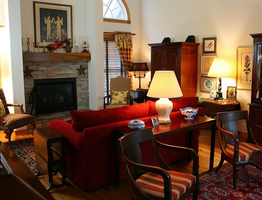 vermelho, sofá de tecido, frente, elétrico, lareira, ao lado, armário, sala de estar, móveis, cadeiras