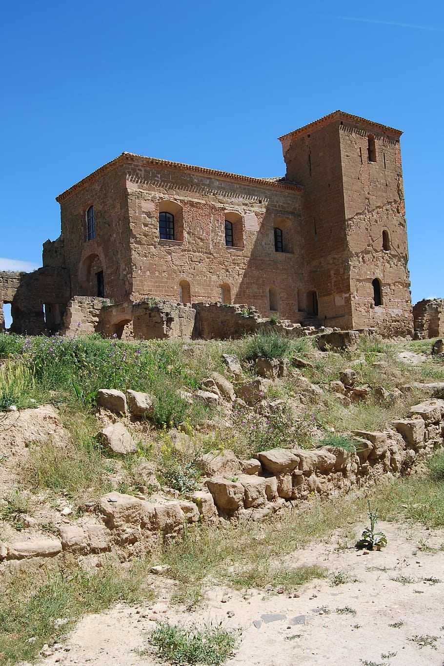 quicena, spain, huesca, aragon, castle, montearagon, stronghold, architecture, building, historic