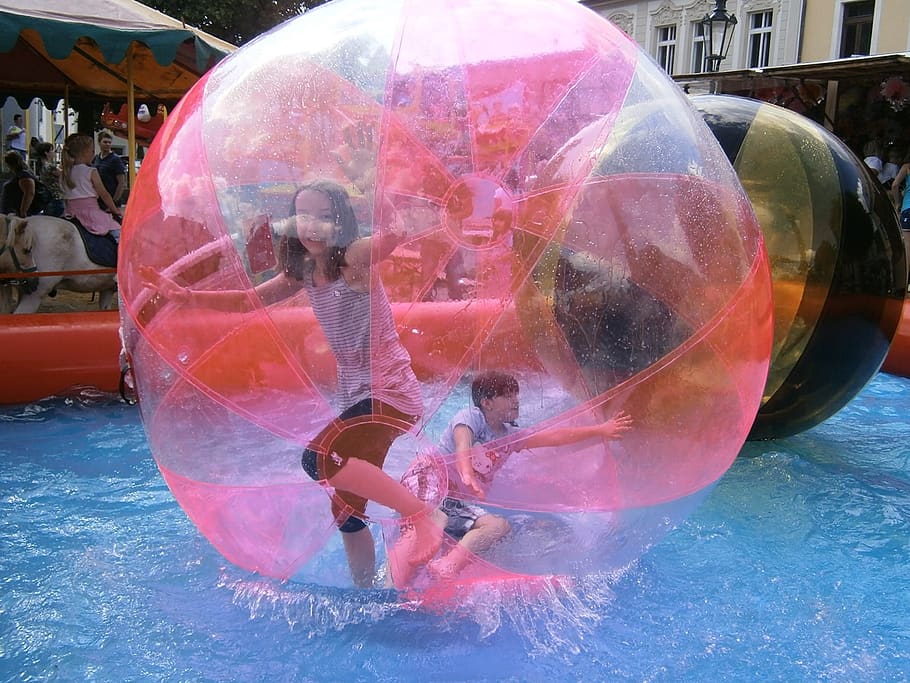 bola, permainan, zorbing, kesenangan, bola di atas air, bola tiup, zorbink, gadis, daya tarik, gelembung