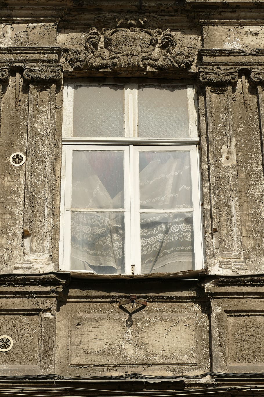 janela, losango, vidro, cortina, fachada, velho, sujeira, negligenciada, expirou, arquitetura