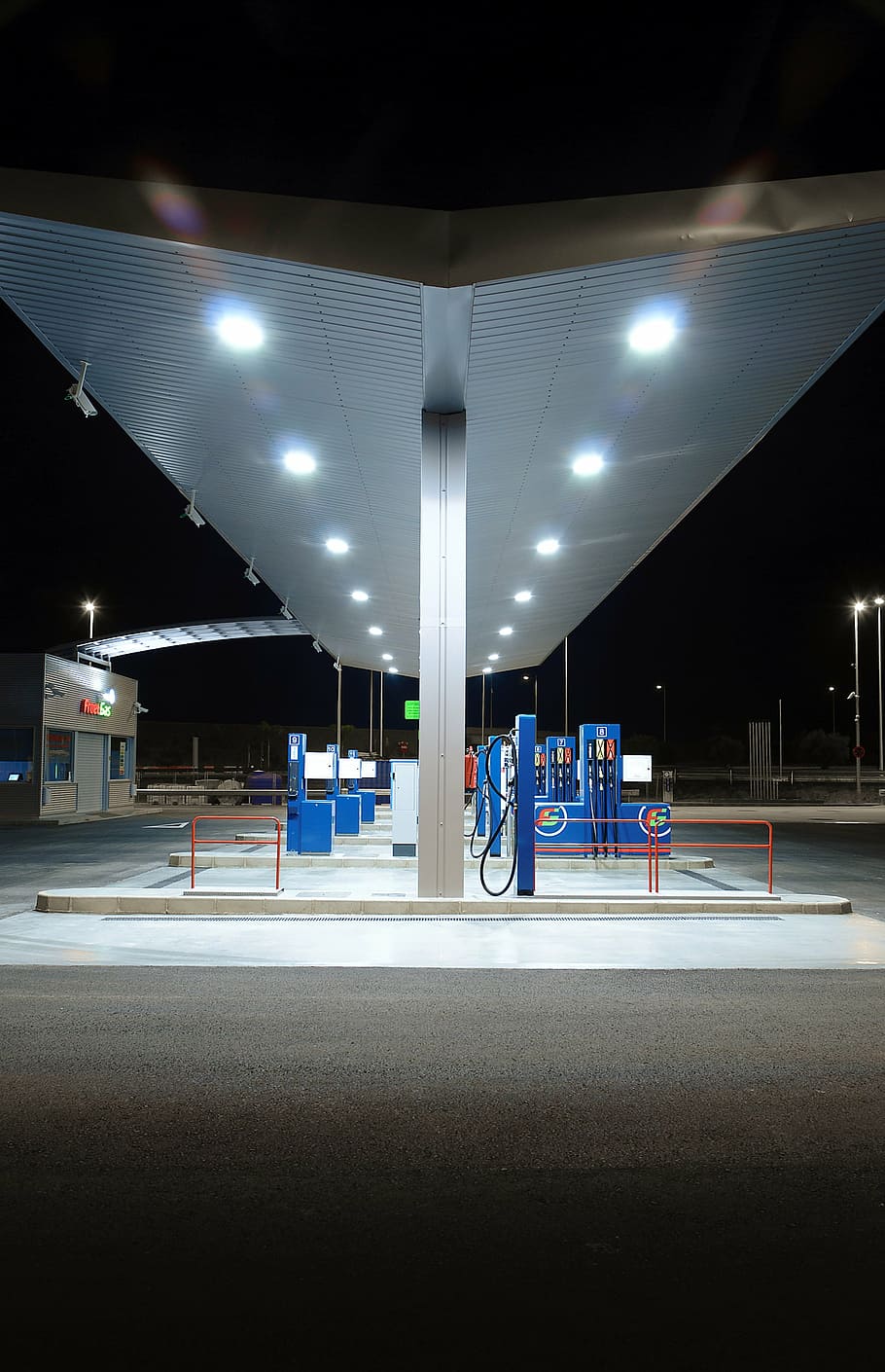 gasoline station, froet gas, petrol station, gasoline, discount, professional, illuminated, transportation, lighting equipment, architecture