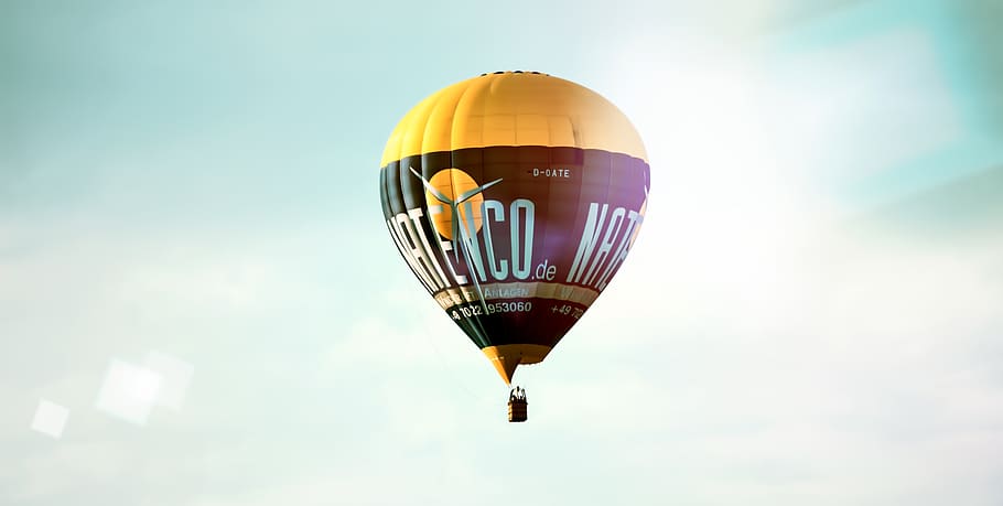 hot air balloon, balloon, sky, flying, ballooning, hot air balloon ride, airship, adventure, mid-air, air vehicle