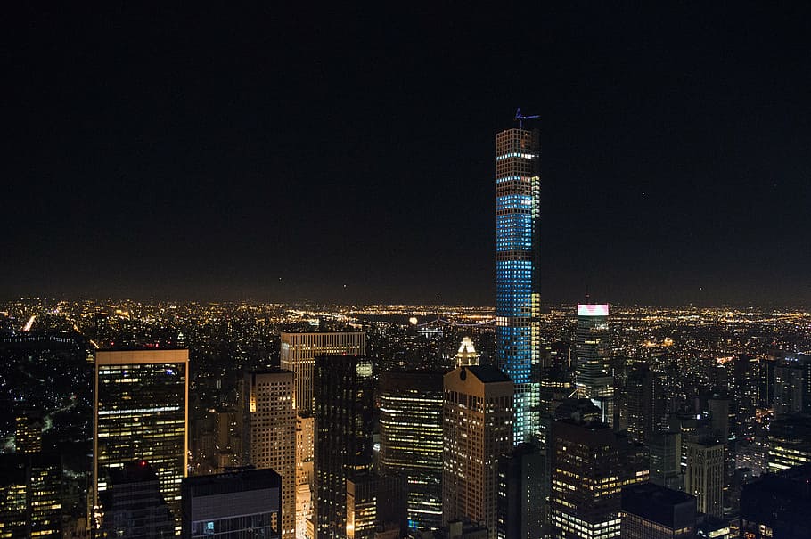 edificios de la ciudad, noche, arriba, de, el, roca, vista, nuevo, york, nyc