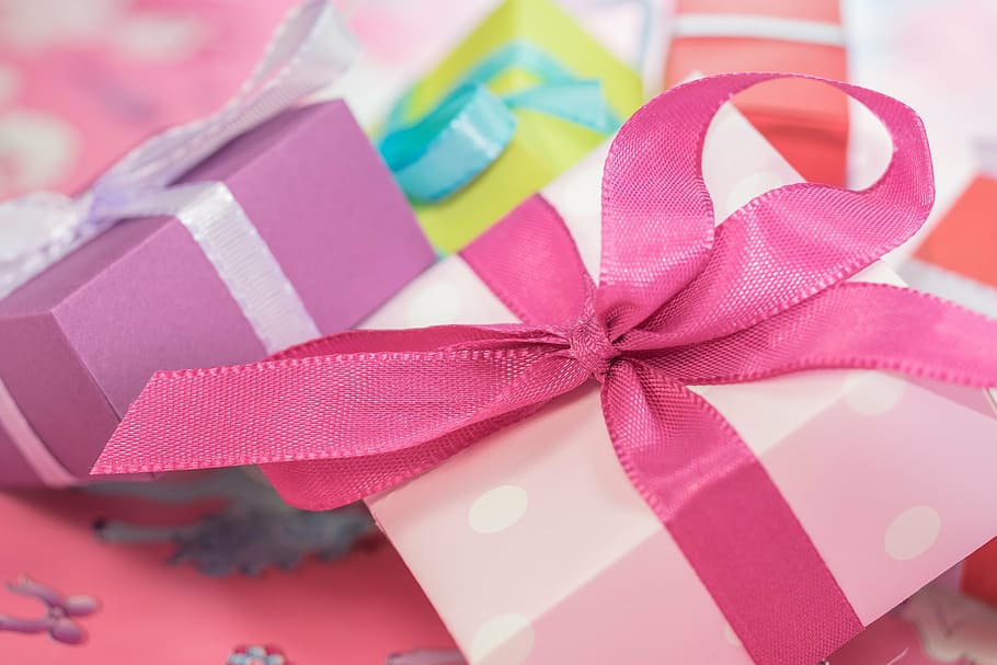 rosa, púrpura, navidad, regalos, regalo, hecho, paquete, lazo, lazo de paquete, decoración navideña