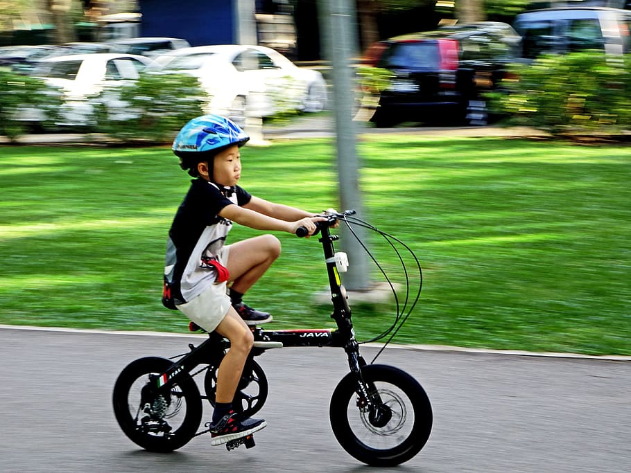 소년, 승마, 검정, 자전거, 주차, 차량, 낮, 아이, 집 밖의, 사이클링