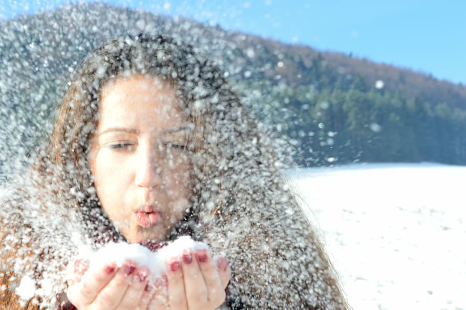nieve, invierno, naturaleza, Eslovaquia, temperatura fría, retrato, una persona, tiro en la cabeza, ropa de abrigo, soplar