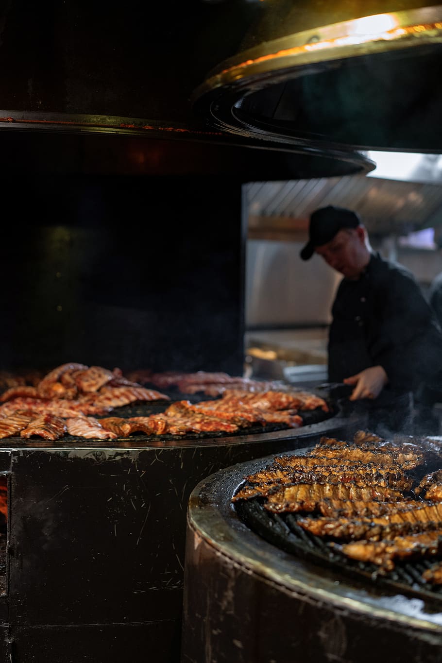 restaurant kitchen, worker cooks, pork ribs, grill close-up, food, food and drink, preparation, freshness, occupation, one person