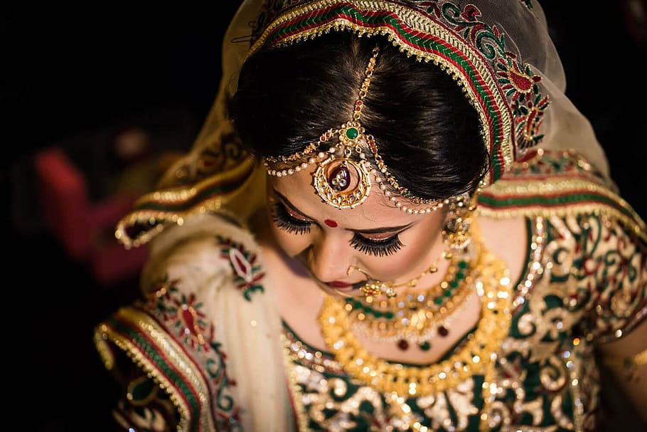 Mujer, marrón, negro, vestido, fotógrafos nj, videos de bodas nj, fotógrafos de bodas indias nj, camarógrafos de bodas indias, fotógrafos de bodas nj, celebración