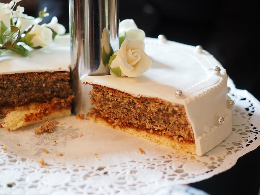 sliced, fondant cake, white, flower accents, cake, wedding cake, cream pie, addressed, marry, sweet