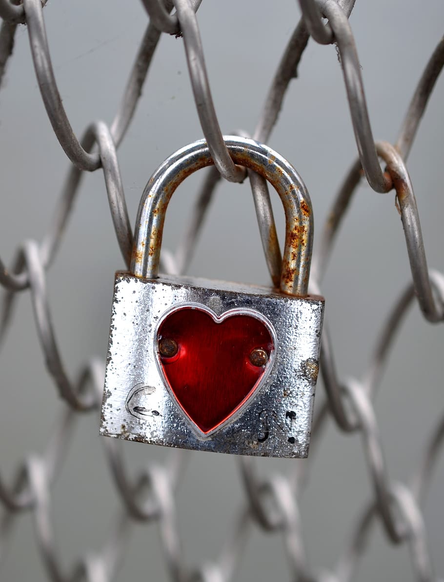 silver padlock, diagonal, fence, love castle, heart, love, symbol, love locks, herzchen, love symbol