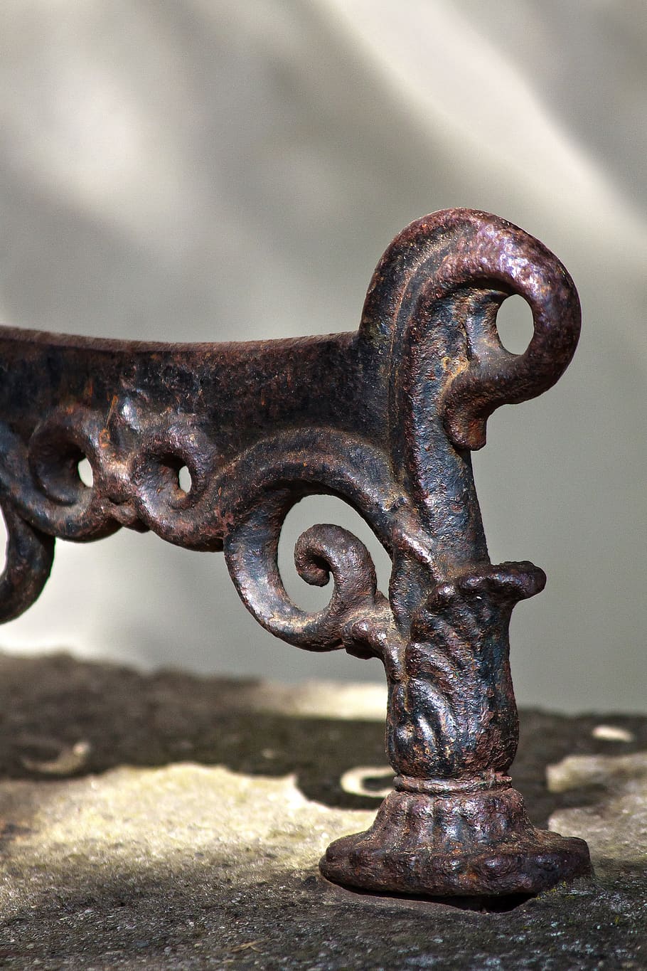 shoe scraper, old, antique, metal, rusty, focus on foreground, close-up, day, iron, strength