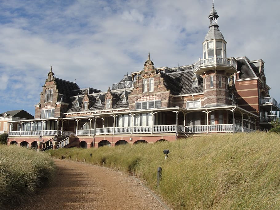 Domburg, Países Bajos, Castle Hotel, vista al lago, hogar, en la naturaleza, mar, nubes, cielo, paseo marítimo