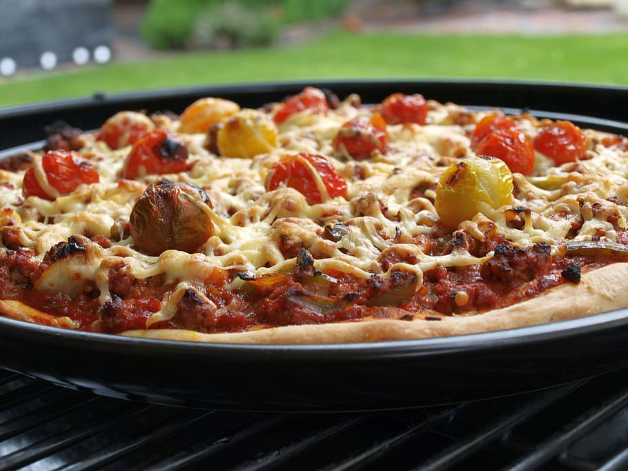 pizza dengan daging cincang, pizza bbq, pizza dari panggangan, pizza, panggangan, makanan dan minuman, makanan, makanan Italia, kesegaran, daging