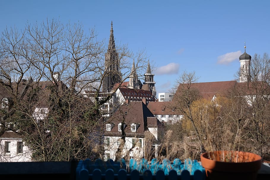 Catedral de Ulm, catedral, ciudad, vista de la ciudad, campanario, ulm, cielo, techos, acto solar, panorama de la ciudad