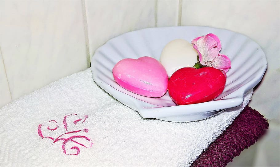 white, ceramic, bowl, towel, soap, guest soap, heart, soap dish, shell, guest hand towels