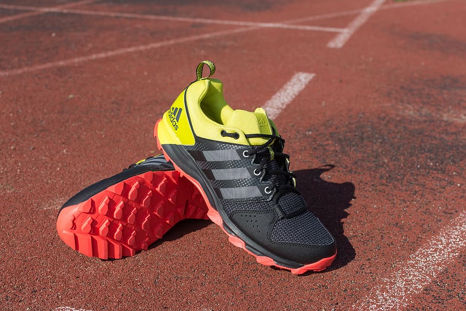 boots, adidas, run, running, running track, track, sport, sports, spikes, galaxy trail