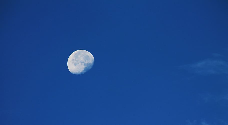 media luna, luna, nubes, cielo, nubes del cielo, azul, cielo de nubes, nubes del cielo azul, dramático, cosmos