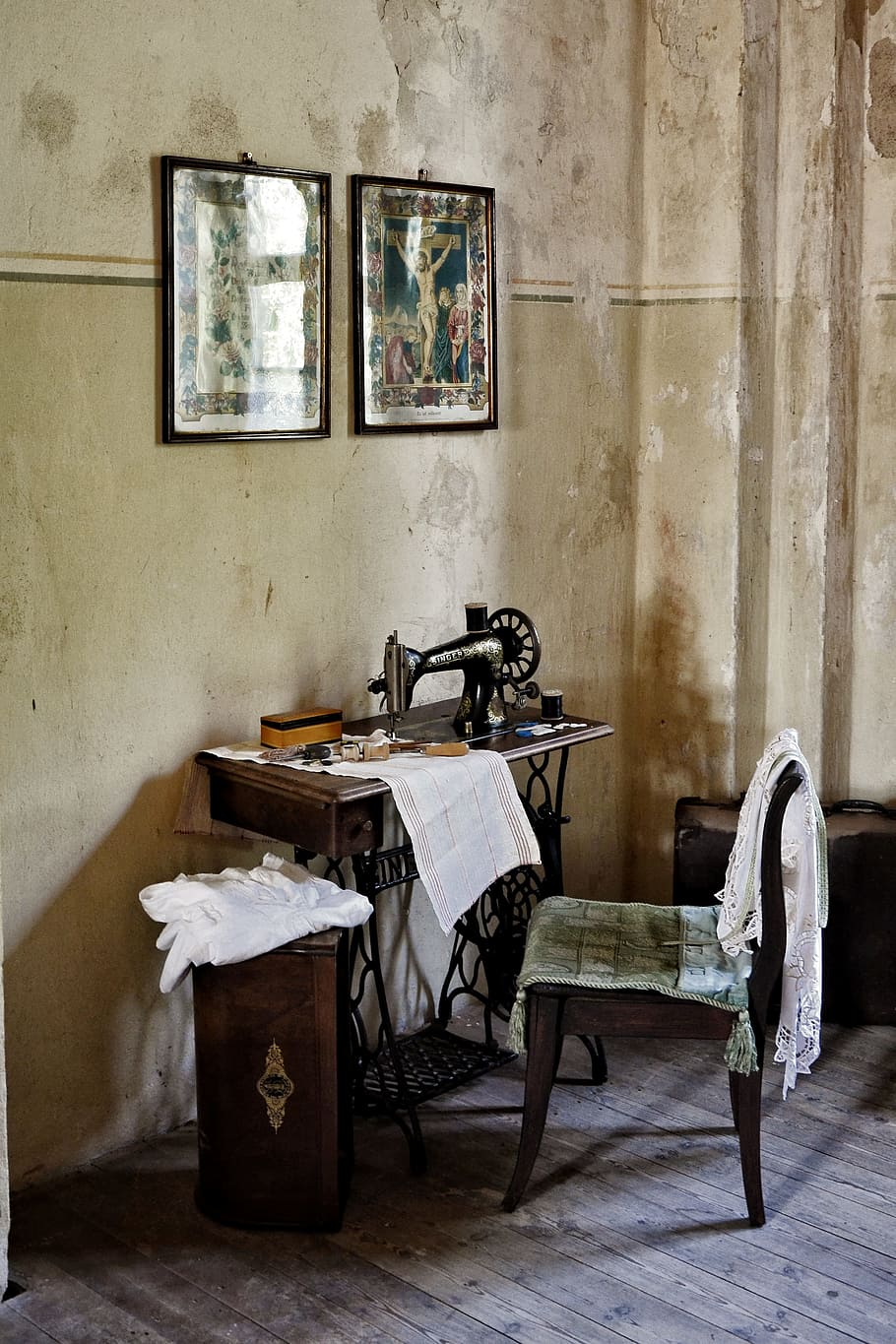 Máquina de costura, cadeira, imagens, velho, historicamente, vintage, dentro de casa, ausência, antiquado, história