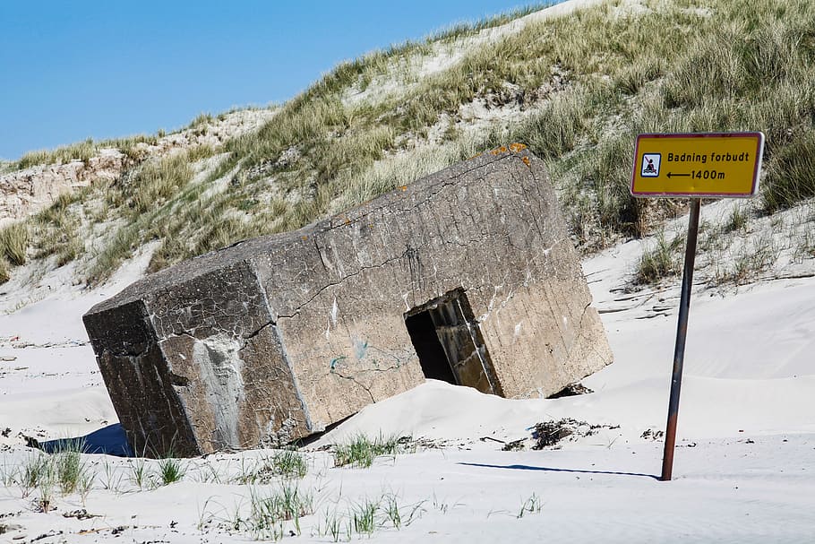 1400m, ahead, sign, pointing, brown, building, bunker, denmark, north sea, coast