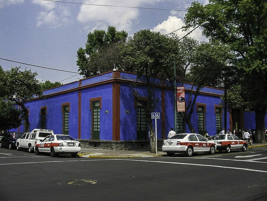 Museo Frida Kahlo, Mexico City, blue building, building, city, photos, mexico, public domain, car, street