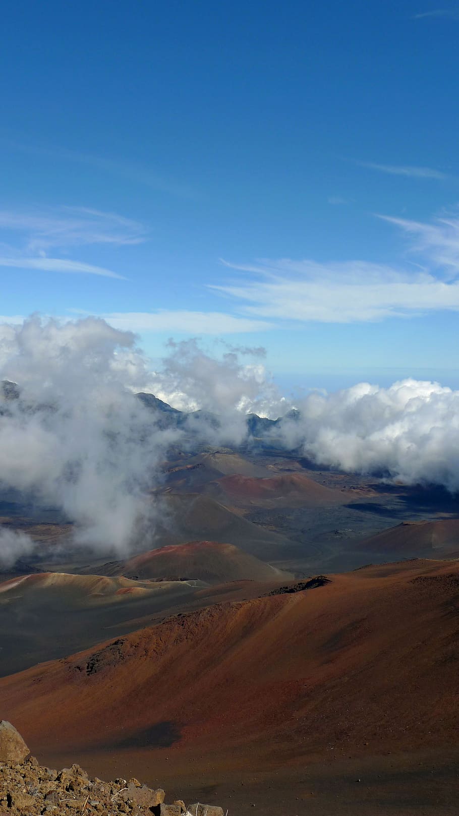montañas, nublado, picos, azul, cielo, blanco, nubes, dramático, volcánico, hawaiano