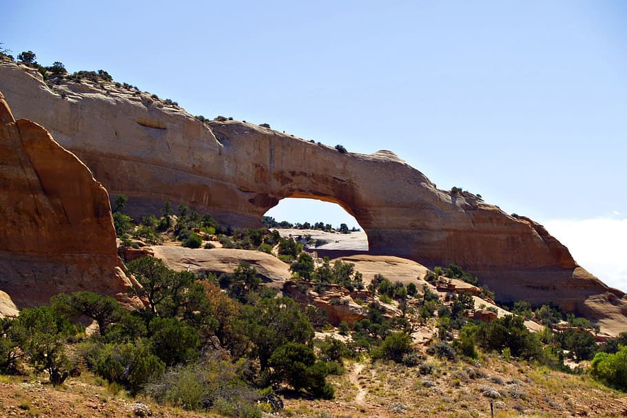 Wilson Arch, Monumento, Valle, Arizona, EE. UU., Arco, arco de piedra, parque nacional, suroeste de EE. UU., Arcos