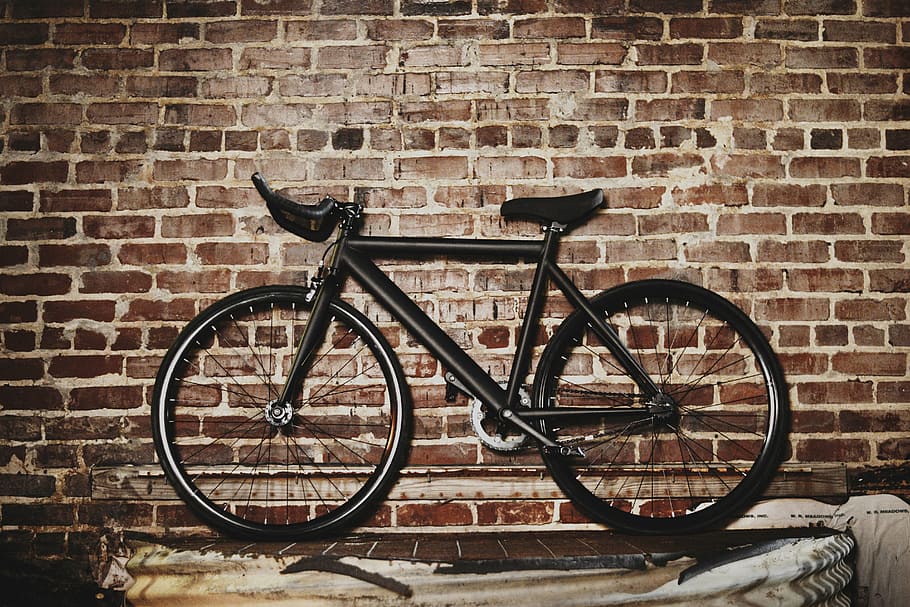 hitam, sepeda jalan, di samping, coklat, dinding, sepeda, batu bata, peralatan tetap, jalan, dinding bata