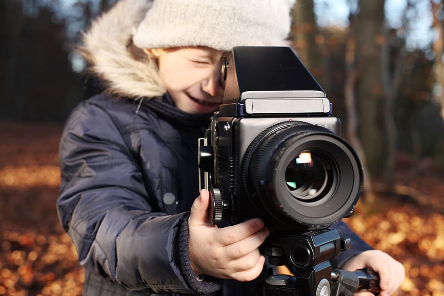 selective, focus photography, boy, taking, photographer, camera, take a snapshot, viewfinder, small, photograph