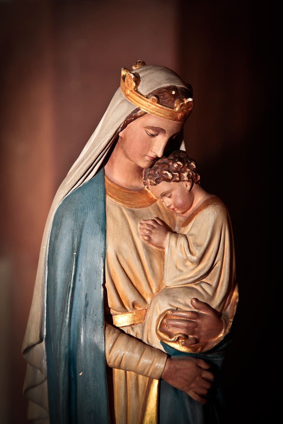 shallow, focus photography, virgin, mary statuette, mary, madonna, jesus, baby, statue, christ