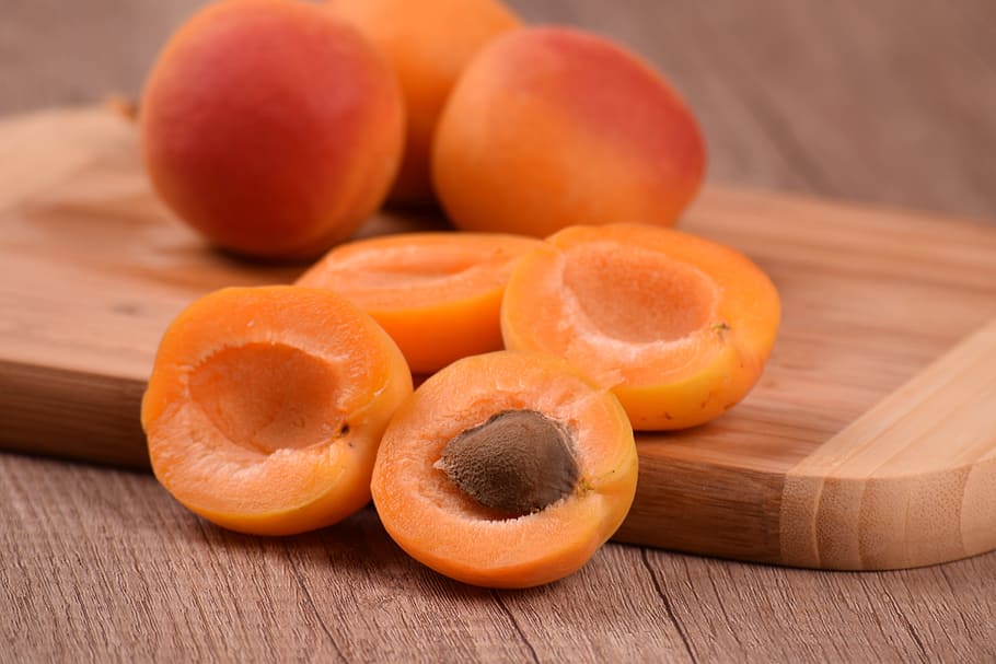 slices, peaches, wooden, chopping, board, food, fruit, apricot, fruits, healthy food
