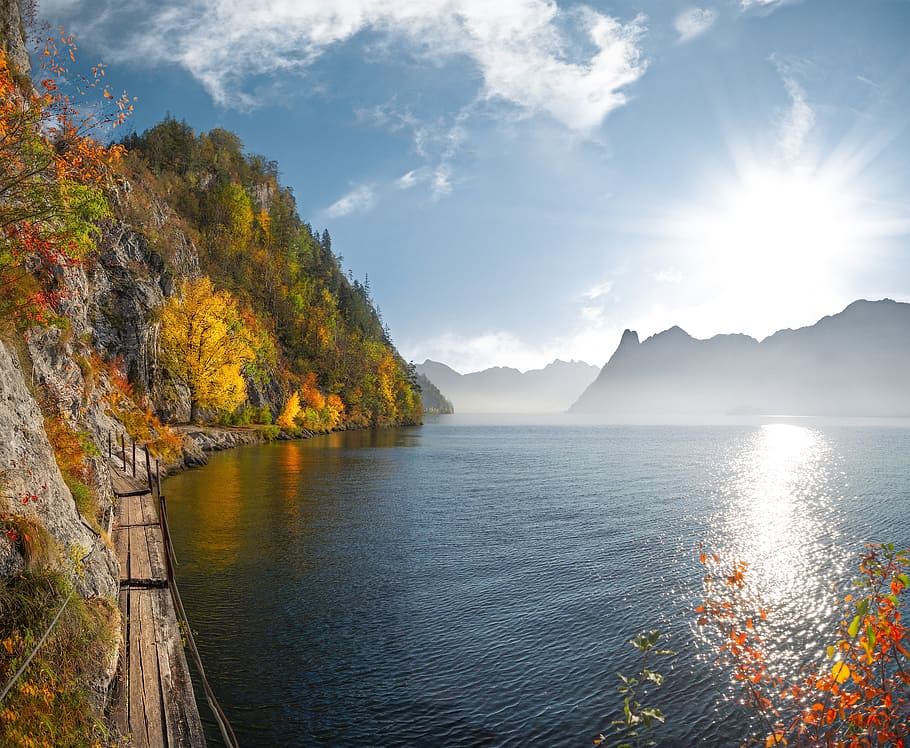 cuerpo, agua, al lado, montaña, lago, traunsee, austria, otoño, paisaje, naturaleza