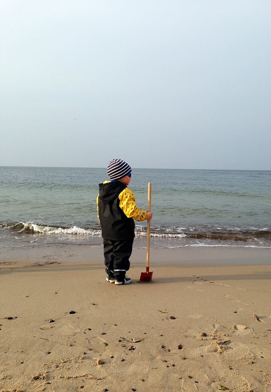 child, baltic sea, boy, sea, holiday, wide, thinking, vision, rest, distant