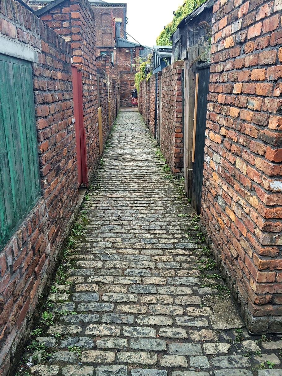 alley, backstreet, cobbles, alleyway, urban, building, house, wall, village, vintage