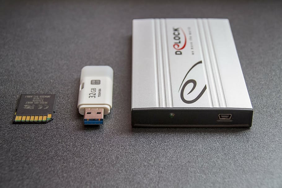 closeup, foto, abu-abu, eksternal, hard, drive, di samping, putih, flash drive 32 gb, pembawa data
