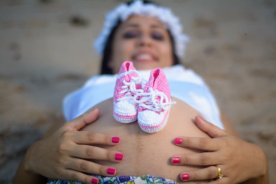 bebé, crochet, zapatos, mujer, vientre, ensayo, embarazo, mujer embarazada, embarazada, gran barriga