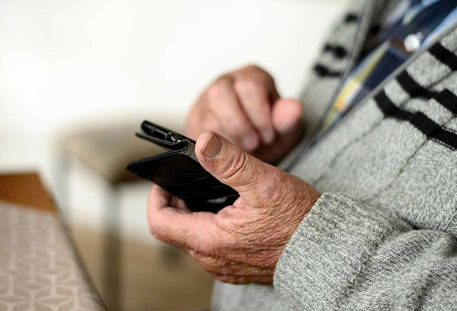 mobile phone, smartphone, old human, seniors, communication, phone, technology, mobile, hand, contact