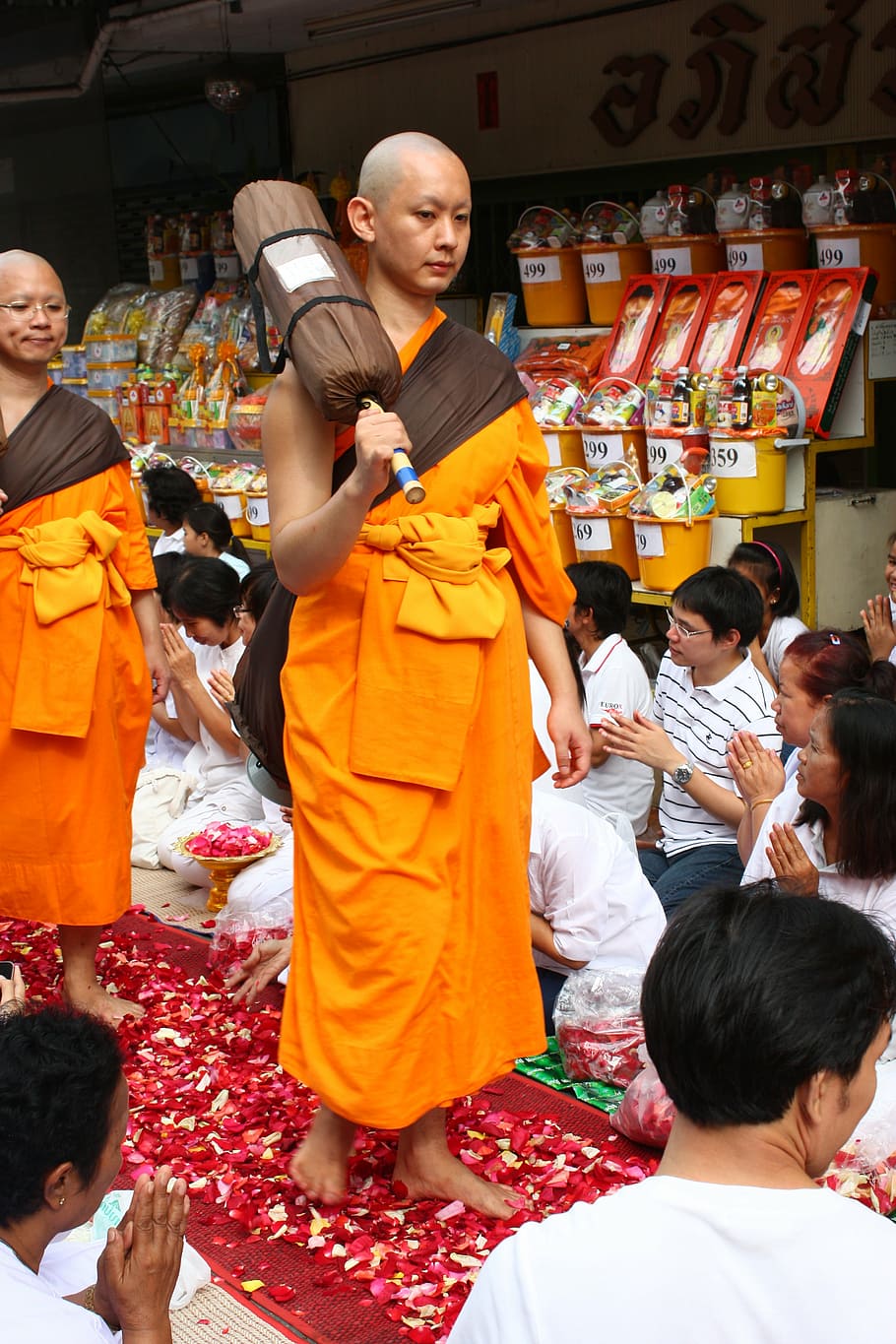 monk, buddhists monk, walk, rose petals, thailand, wat, phra dhammakaya, temple, dhammakaya pagoda, more than