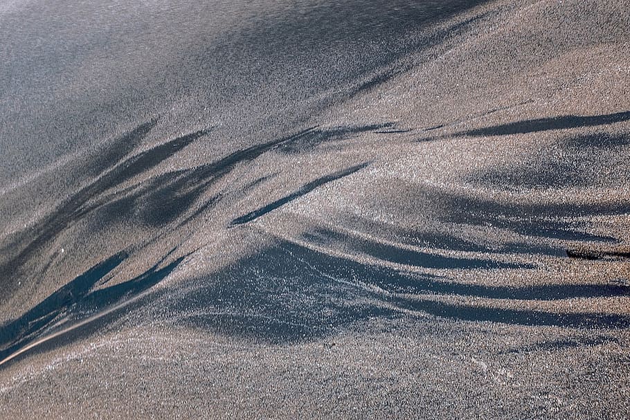 灰色の砂, 自然, 砂, 灰色, 砂丘, 土地, 背景, テクスチャ, 砂漠, パターン