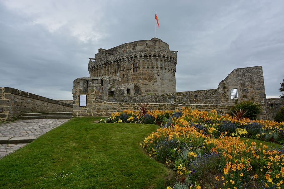 Castillo de Dinan, Côte d'armor Bretagne, Francia, patrimonio, arquitectura, castillo, estructura construida, el pasado, historia, exterior del edificio