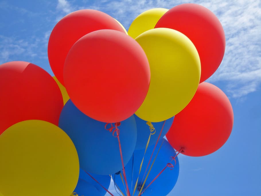 biru, merah, kuning, balon, balon pesta, perayaan, pesta, bahagia, balon ulang tahun, selamat ulang tahun