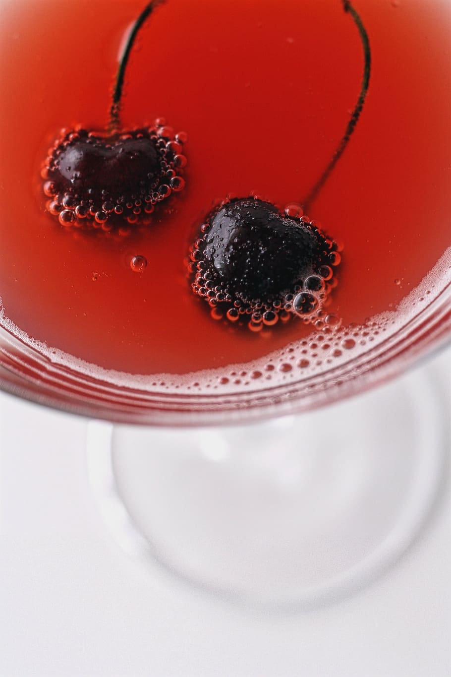 cup, juice, table, cherry, drink, cosmopolitan, cocktail, bubbles, martini glass, red