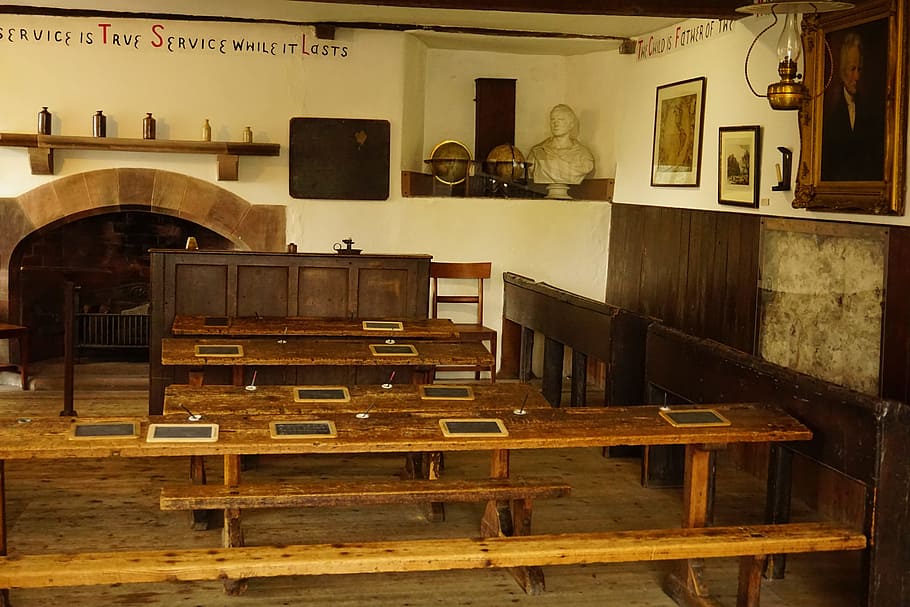 Cartmel, Old School, Old Fashioned, mesa da escola, cadeira, mesa, dentro de casa, madeira - material, ninguém, antiquado