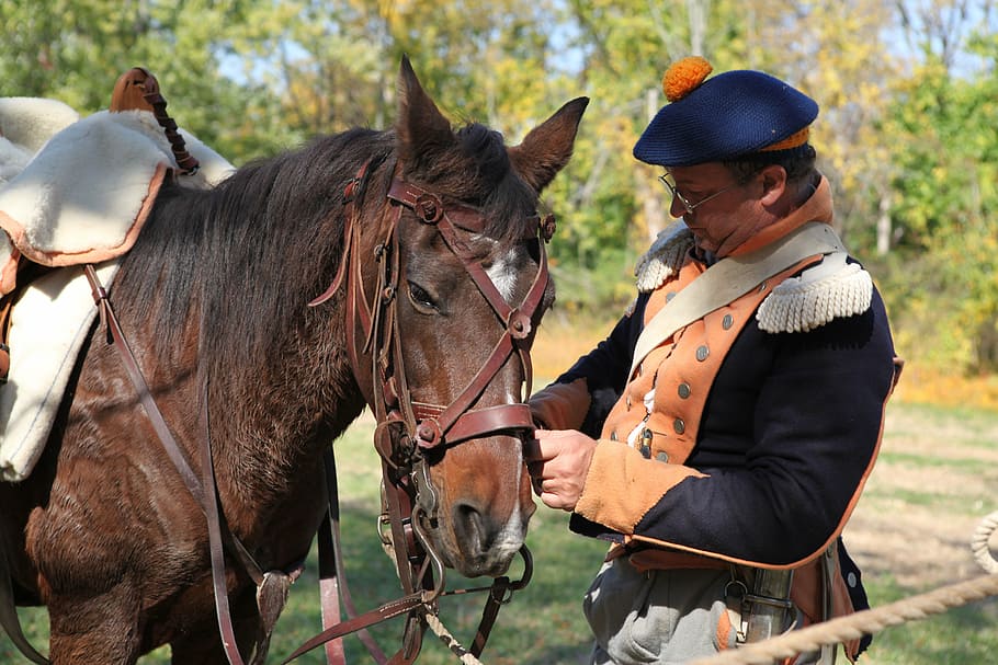 homem segurando horsebit, cavalo, cavalaria, guerra, civil, soldado, infantaria, conflito, ator, encenação