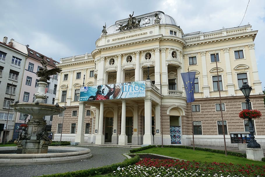 Bratislava, Eslováquia, Danúbio, Cidade, arquitetura, historicamente, teatro, ópera, fachada, cidade velha