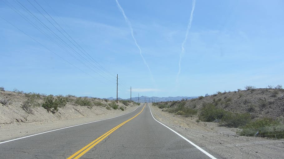 pessoa mostrando auto-estrada, EUA, rodovia, estrada, Califórnia, cristas de onda, rota, 66, deserto, viagem