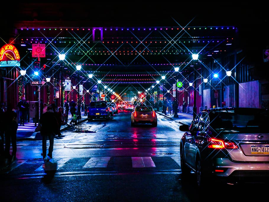 cidade, rua, noite, luzes, faixa de pedestres, carros, trânsito, urbano, pessoas, caminhando