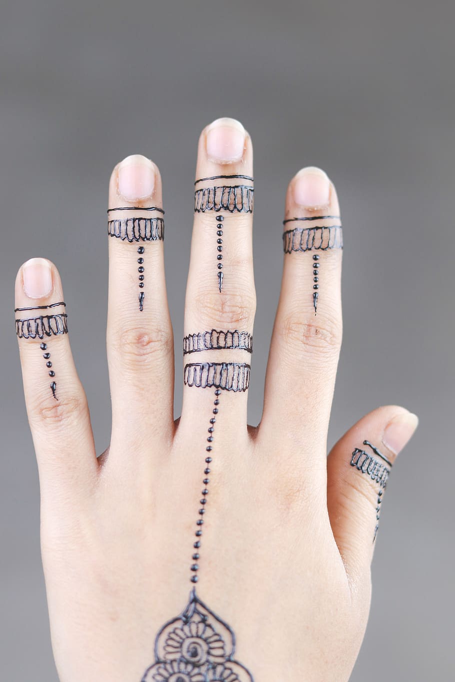 75 Finger Mehndi Designs || Stylish, Simple, & Beautiful - Wedbook | Mehndi  designs for fingers, Mehndi designs for hands, Mehndi designs