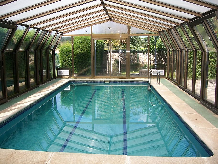 vacío, interior, natación, piscina, techo de cristal, sala de pared, piscina climatizada, agua, baño, relajarse